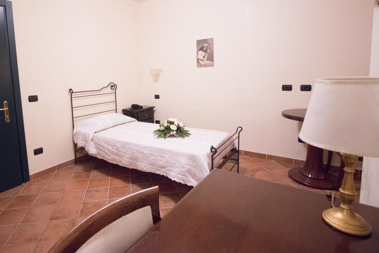 Olimpus Hotel Сора Екстериор снимка