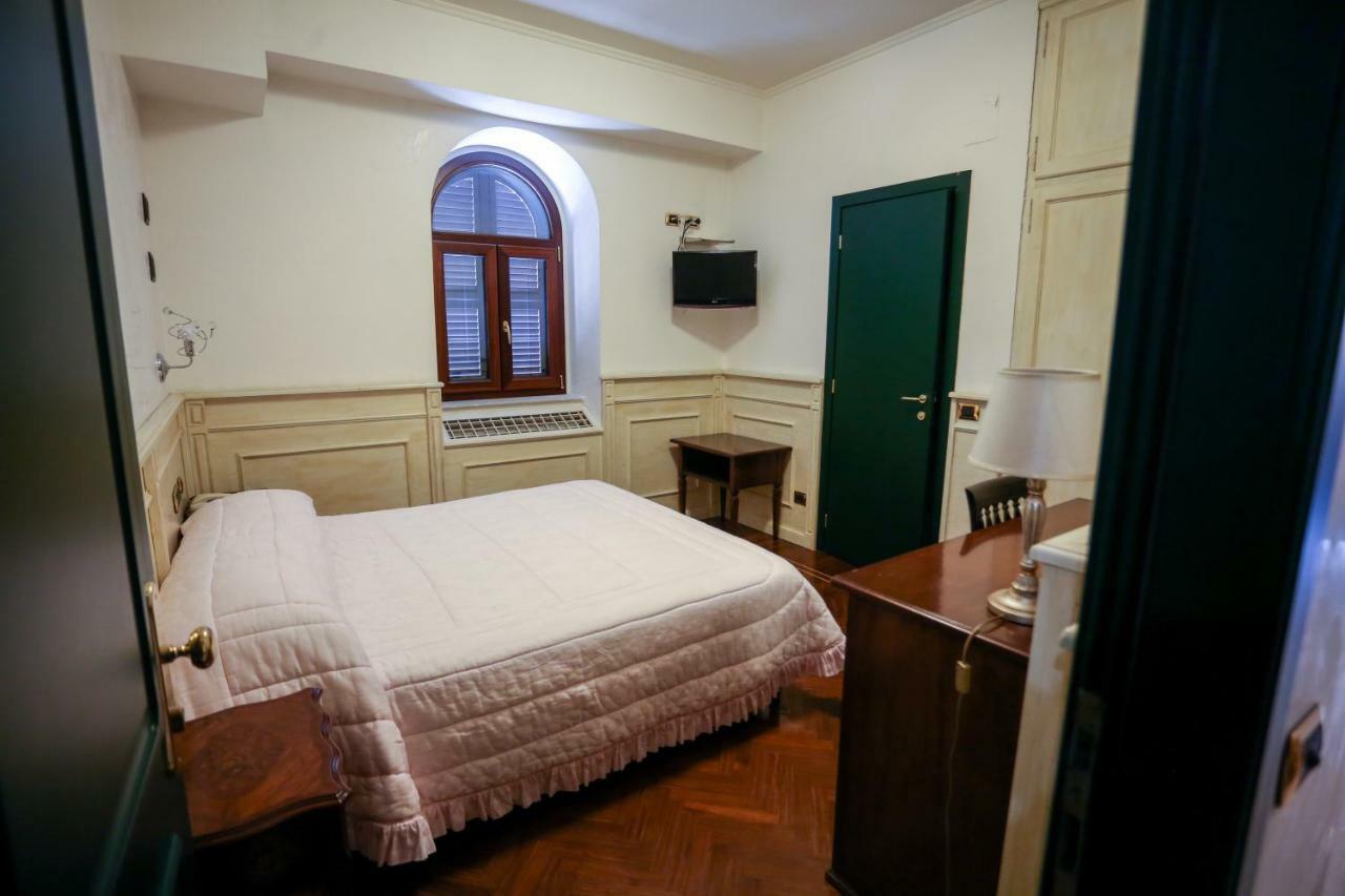 Olimpus Hotel Сора Екстериор снимка