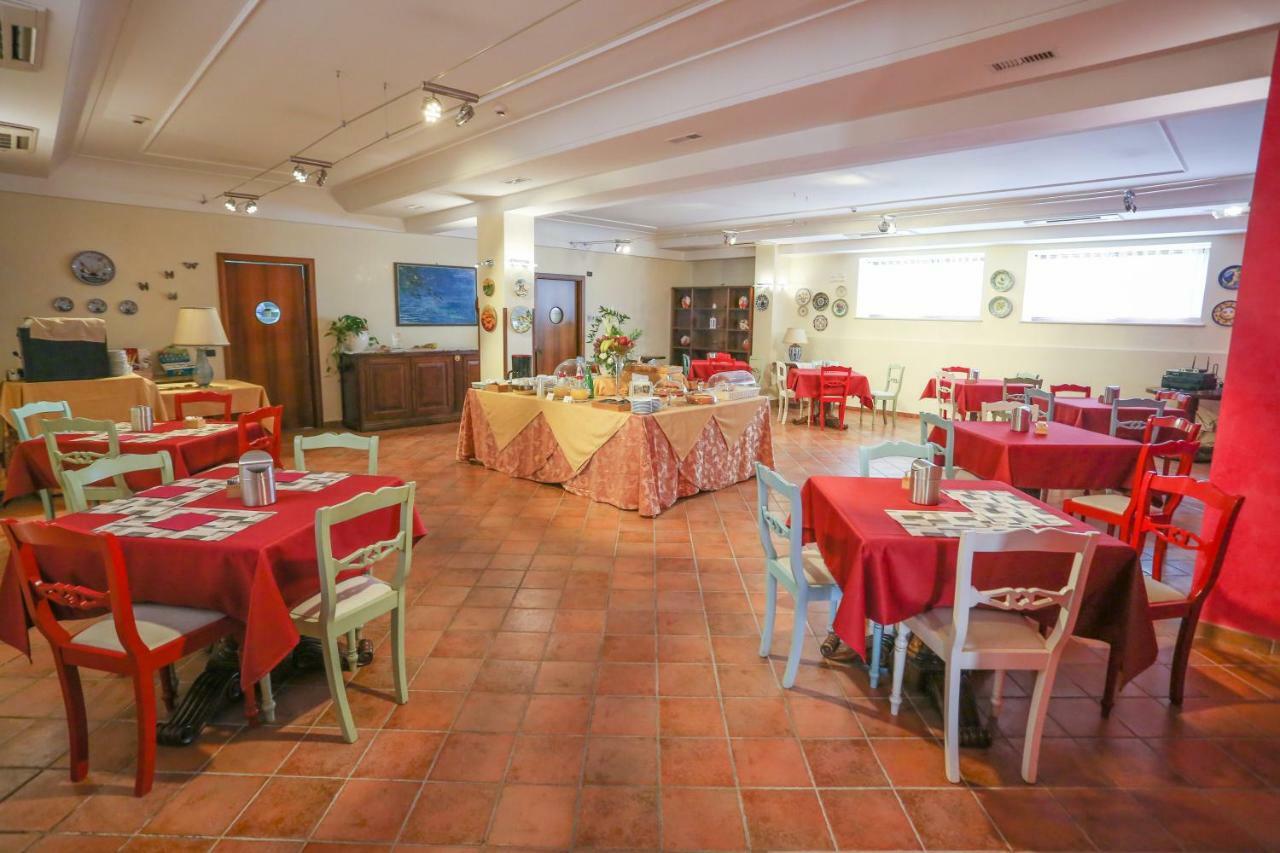 Olimpus Hotel Сора Екстериор снимка