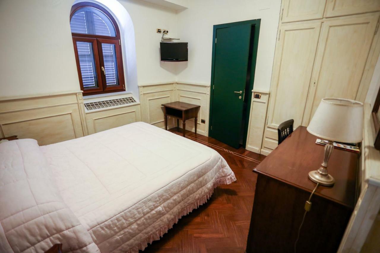 Olimpus Hotel Сора Екстериор снимка